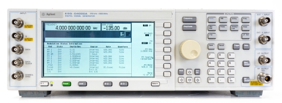HP Agilent Keysight E4433A D4000A Signal Generator 250 kHz 4 GHz3A